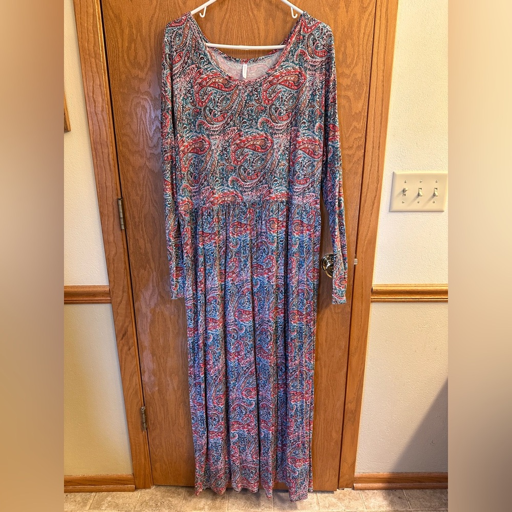 Women's Paisley Maxi Dress